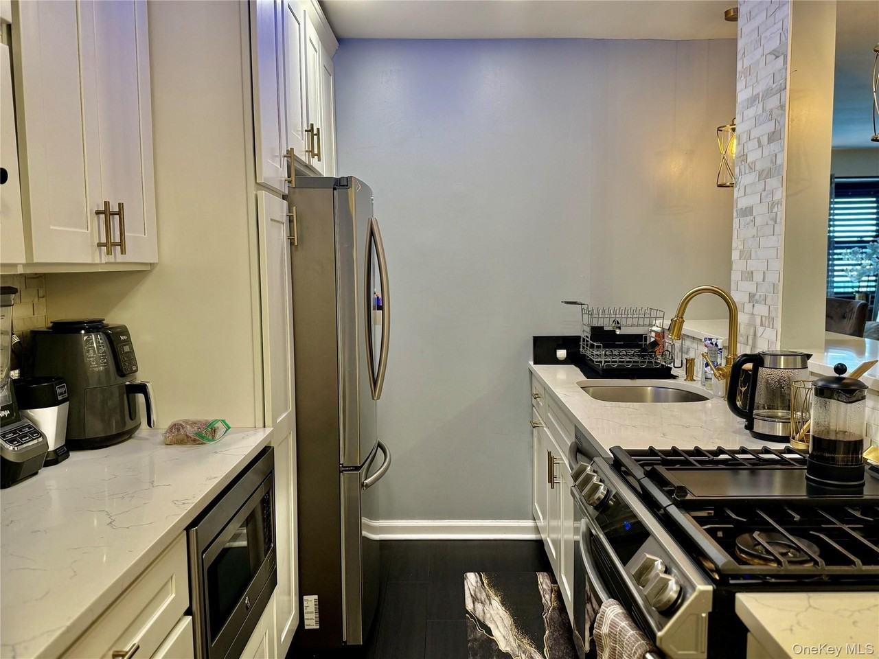 100 Lincoln Ave Apt 5c #5C - Photo 3 of 18