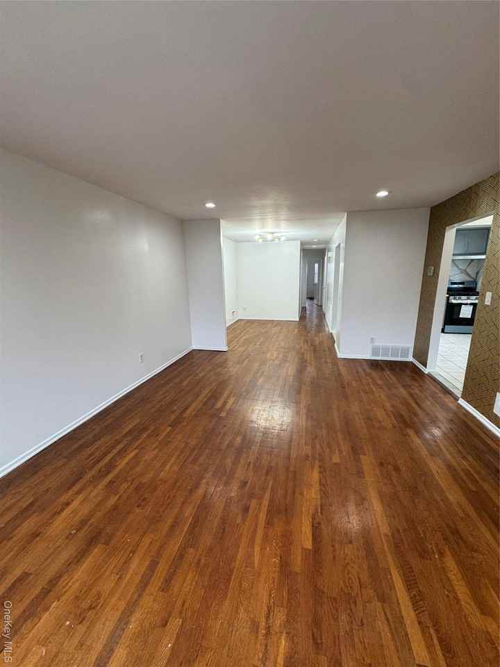 14405 21st Ave - Photo 2 of 18