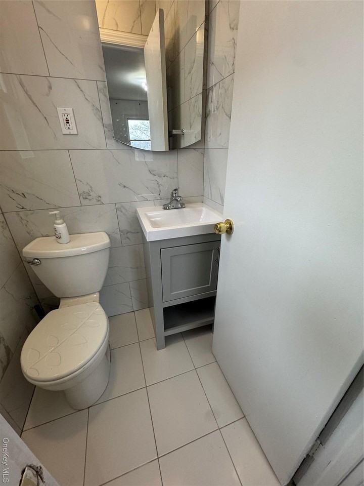 14405 21st Ave - Photo 5 of 7