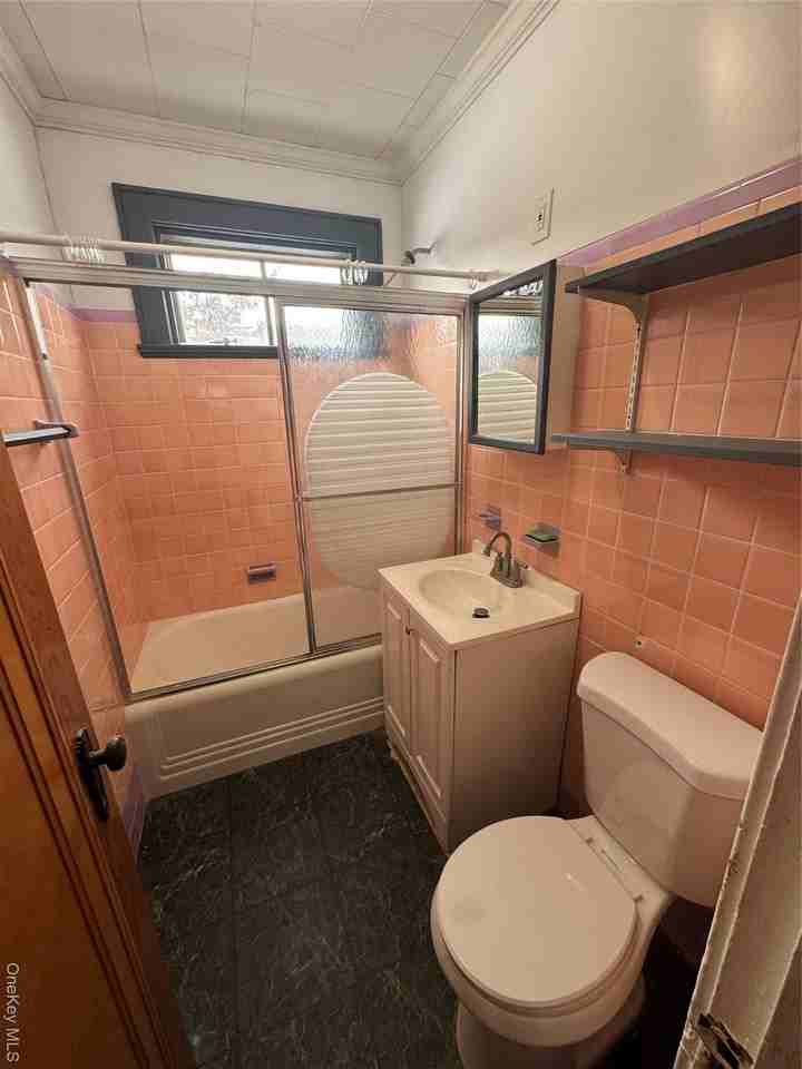 7740 74th St - Photo 6 of 8