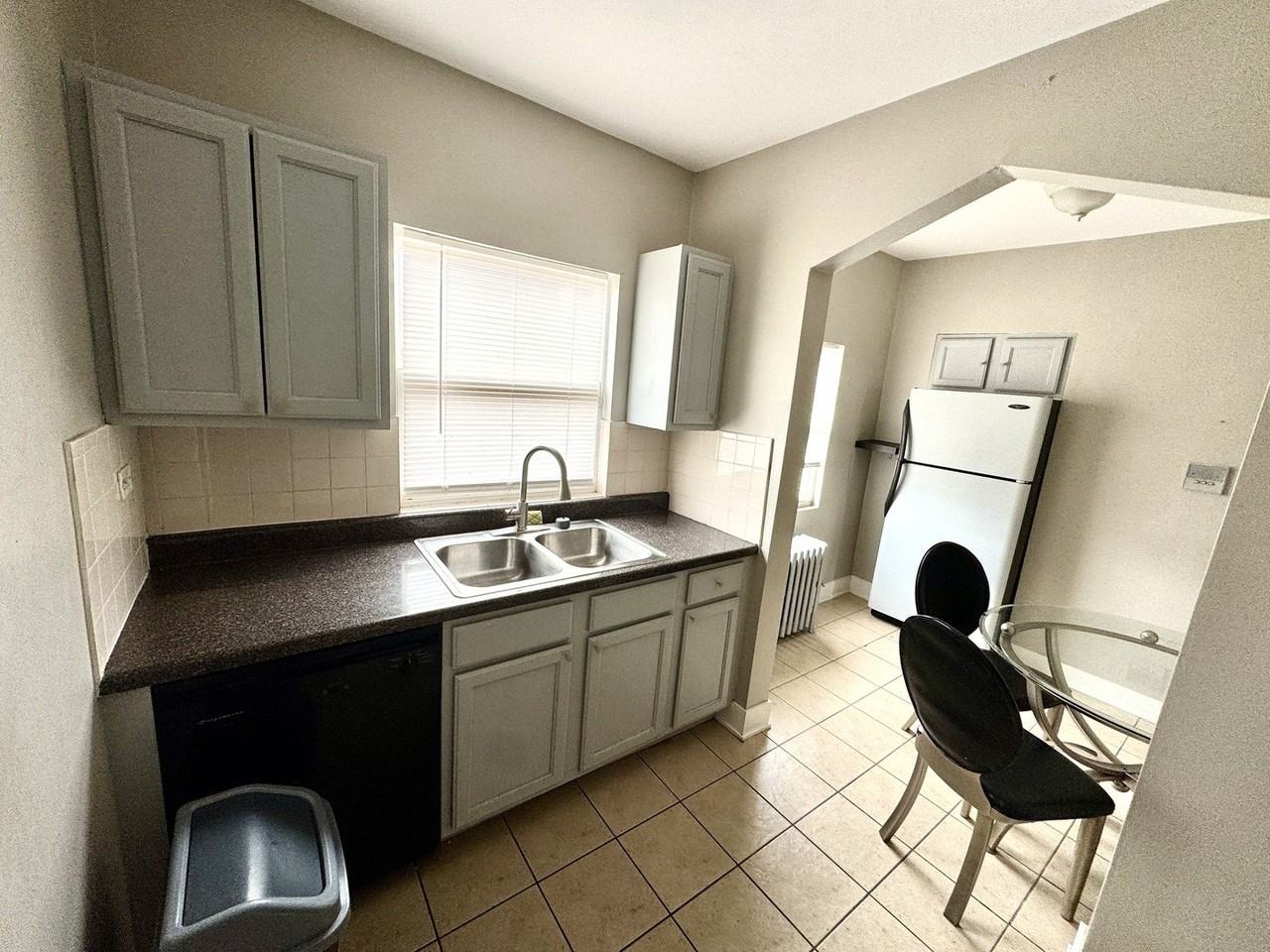 2419 N Oak Park Ave Apt 2c #2C - Photo 3 of 10