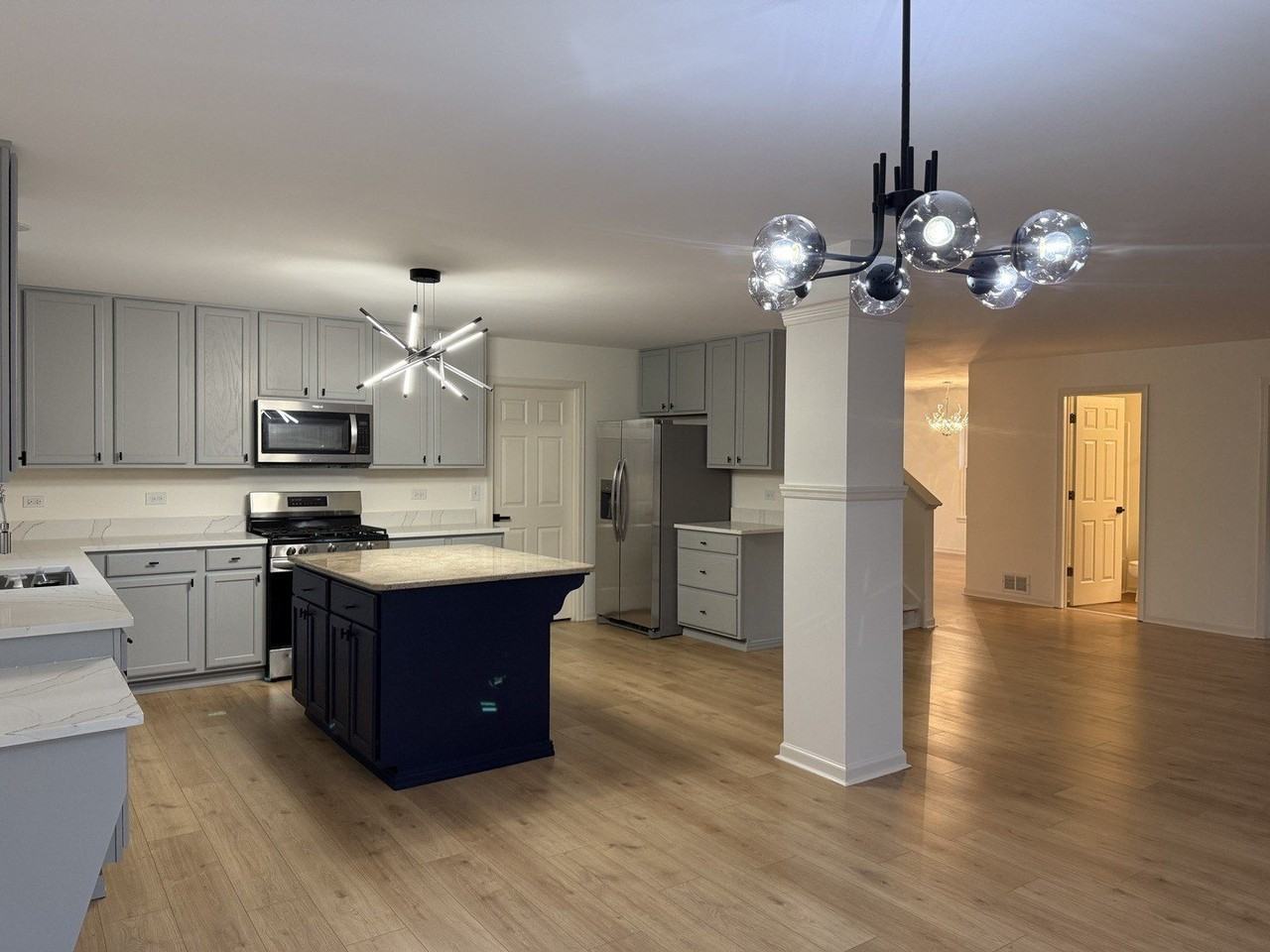 1015 Bay Hill Ln - Photo 4 of 15