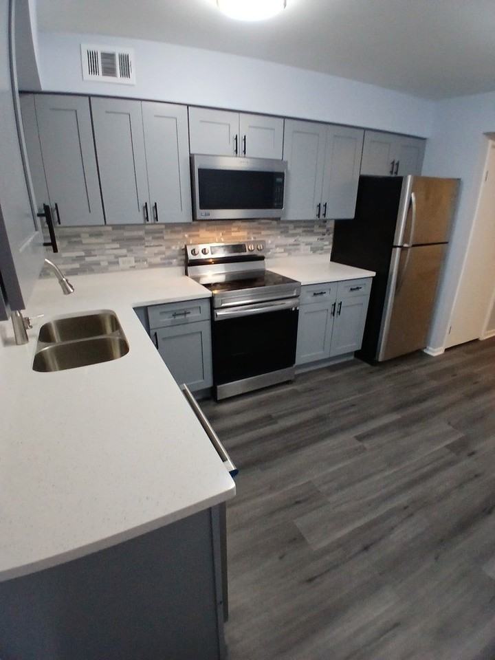 9460 Bay Colony Dr Apt 3n #3N - Photo 7 of 13