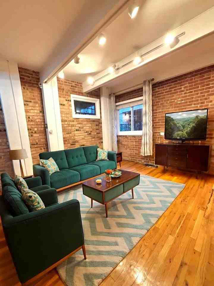 1630 N Sedgwick St Apt 2 #2 - Photo 2 of 11