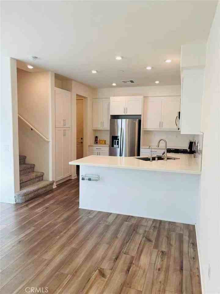 42 Harmony Dr - Photo 4 of 15