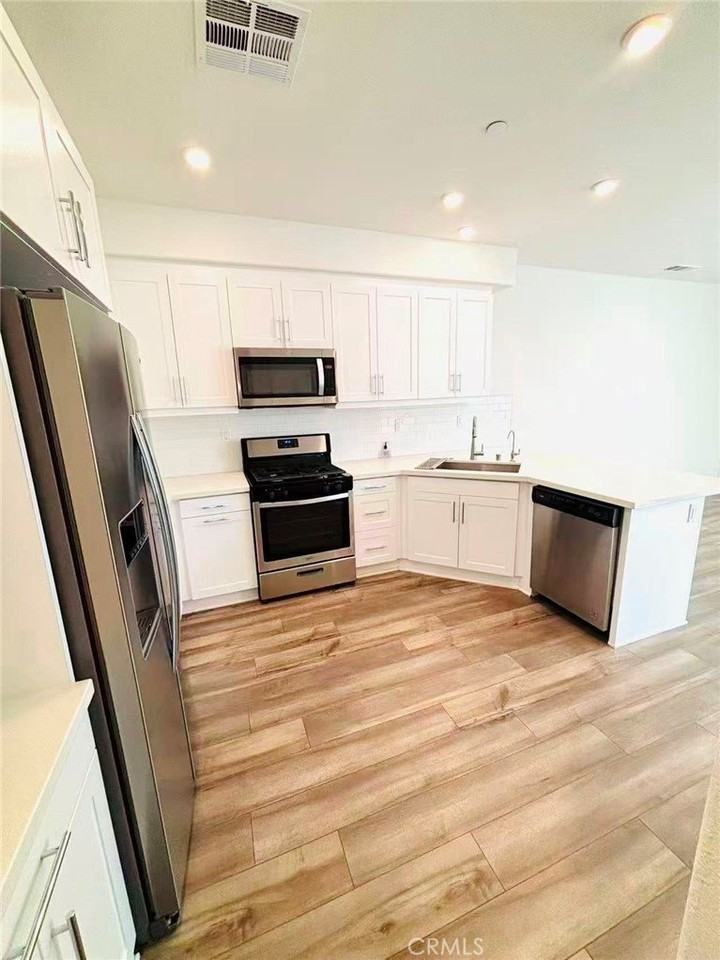 42 Harmony Dr - Photo 5 of 15