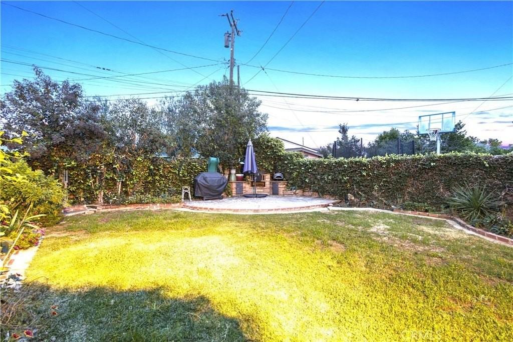 4015 Centralia St - Photo 2 of 12