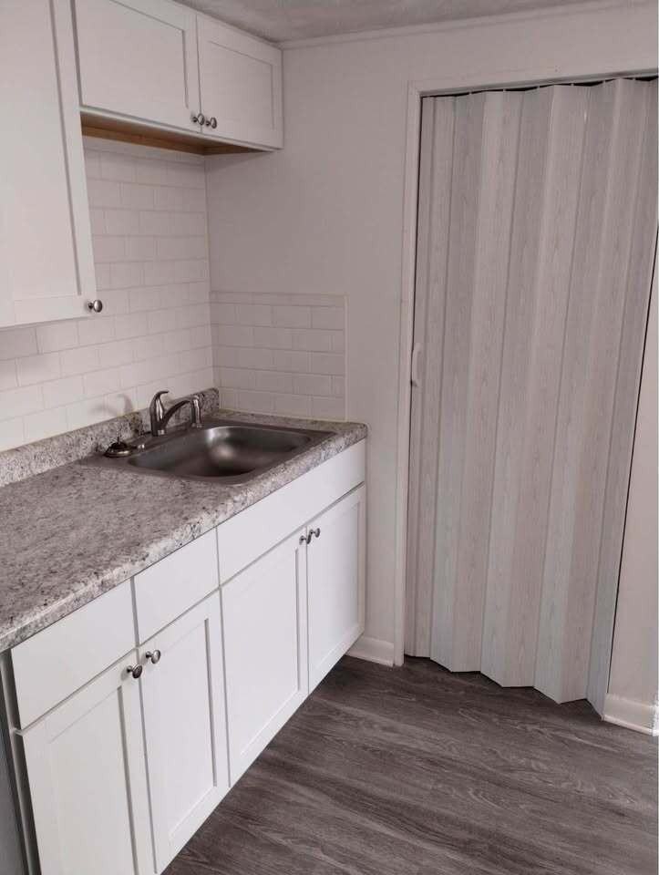 *Durant Heights Apt - Photo 3 of 9