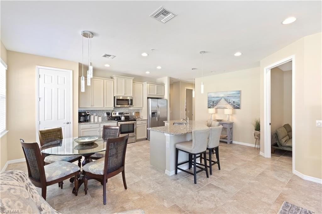 26225 Palace Ln Unit 202 #202 - Photo 7 of 28