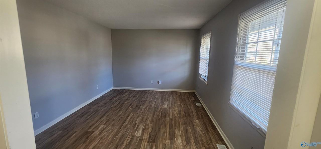 3810 Millbrae Dr Nw - Photo 4 of 10