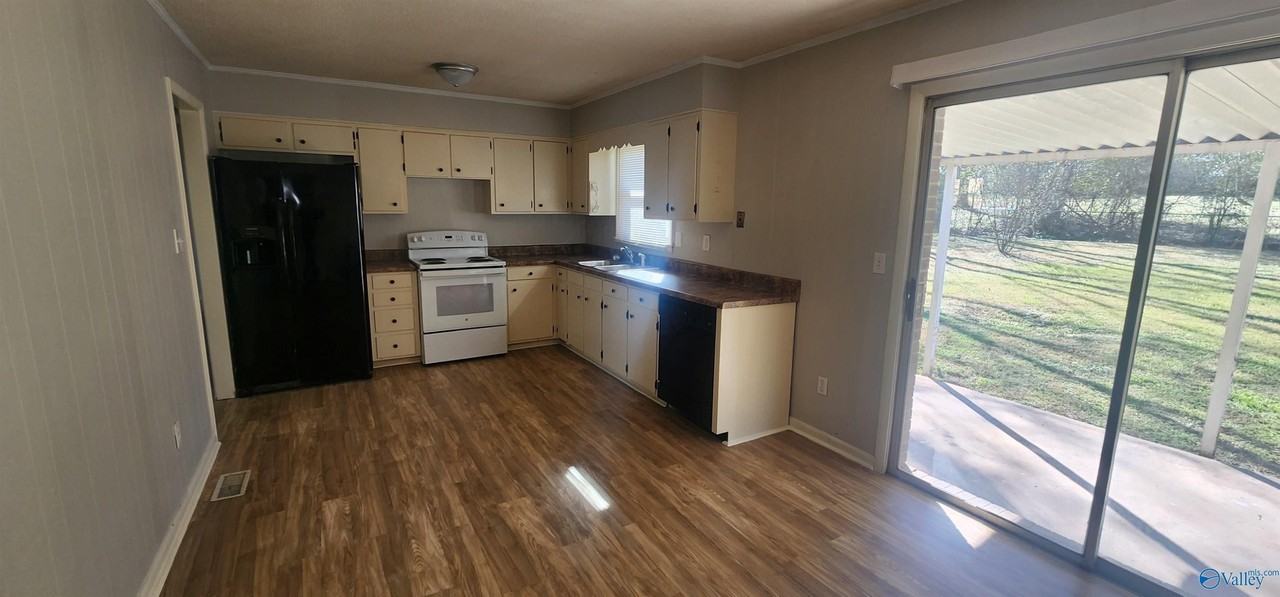 3810 Millbrae Dr Nw - Photo 5 of 10