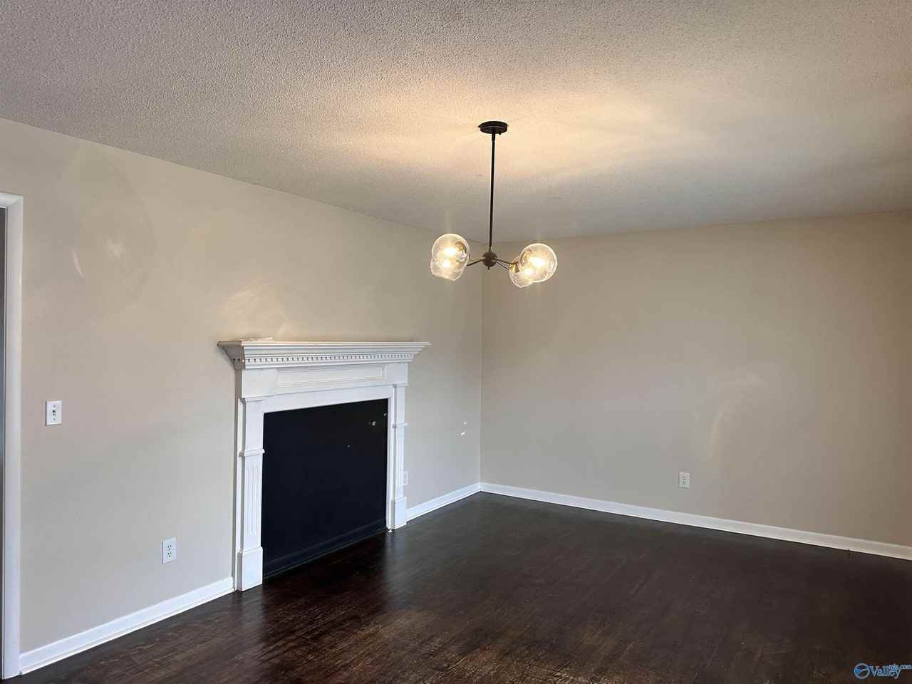 326 Drake Ave Sw - Photo 2 of 17