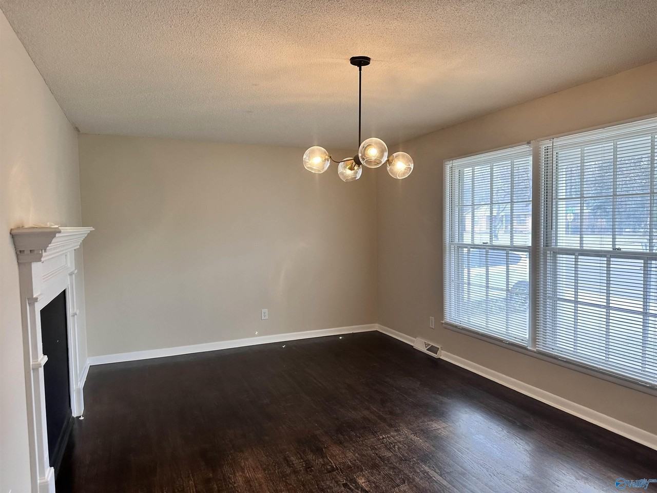 326 Drake Ave Sw - Photo 3 of 17