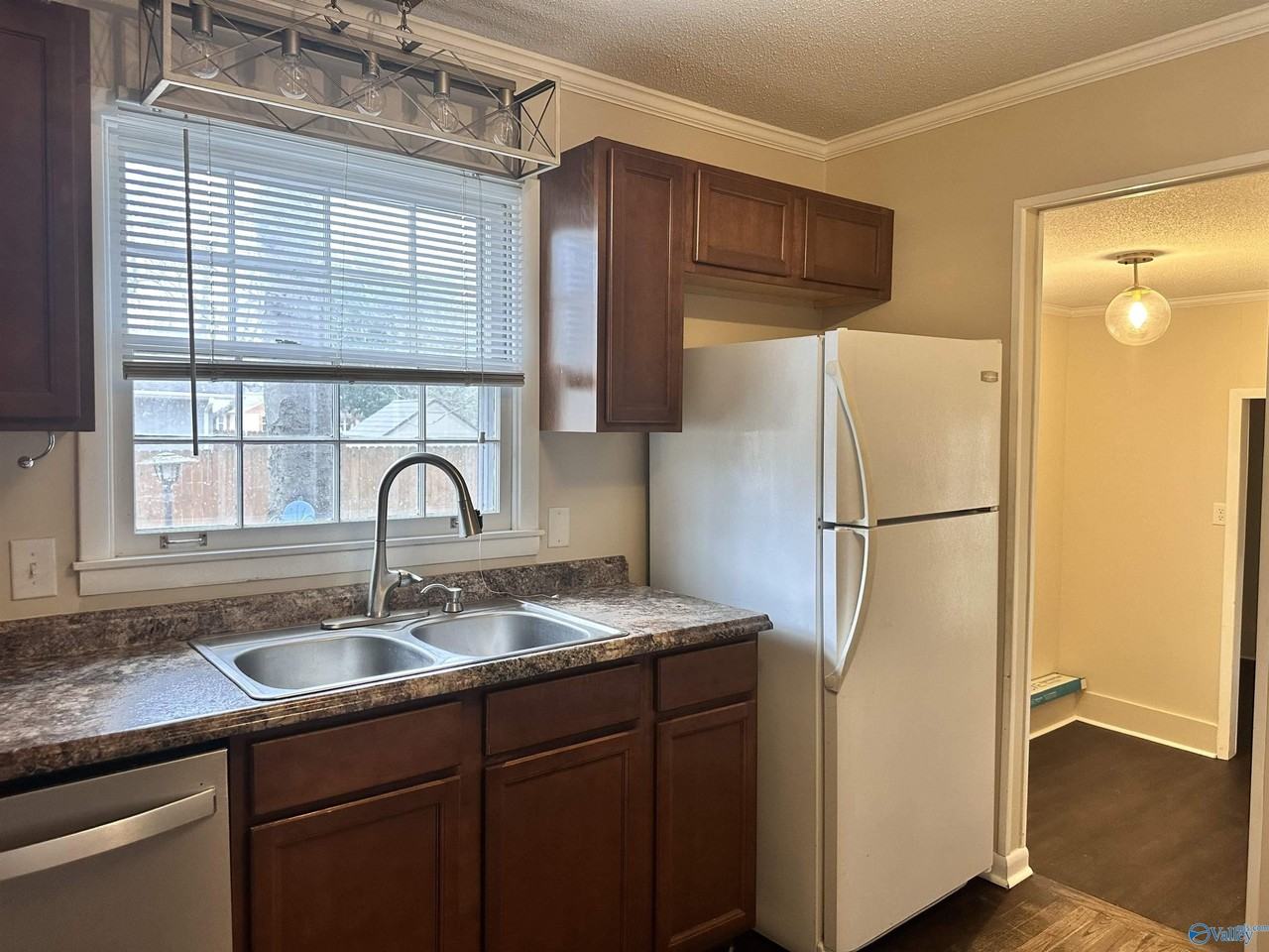 326 Drake Ave Sw - Photo 6 of 17