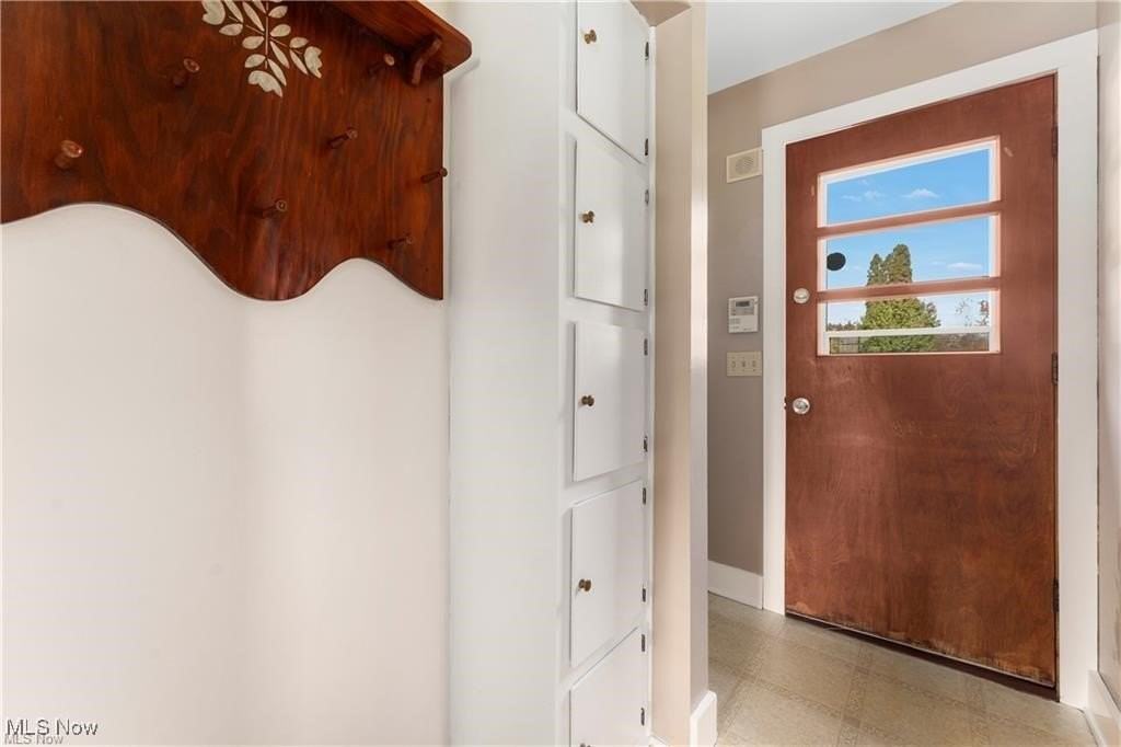 1001 Applegrove St Nw - Photo 5 of 19