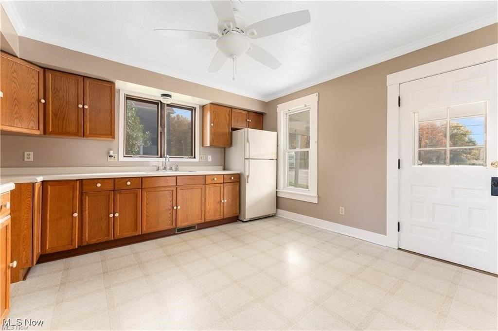 1001 Applegrove St Nw - Photo 6 of 19