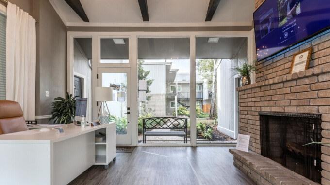 2200 Lake Village Dr - Photo 2 of 10