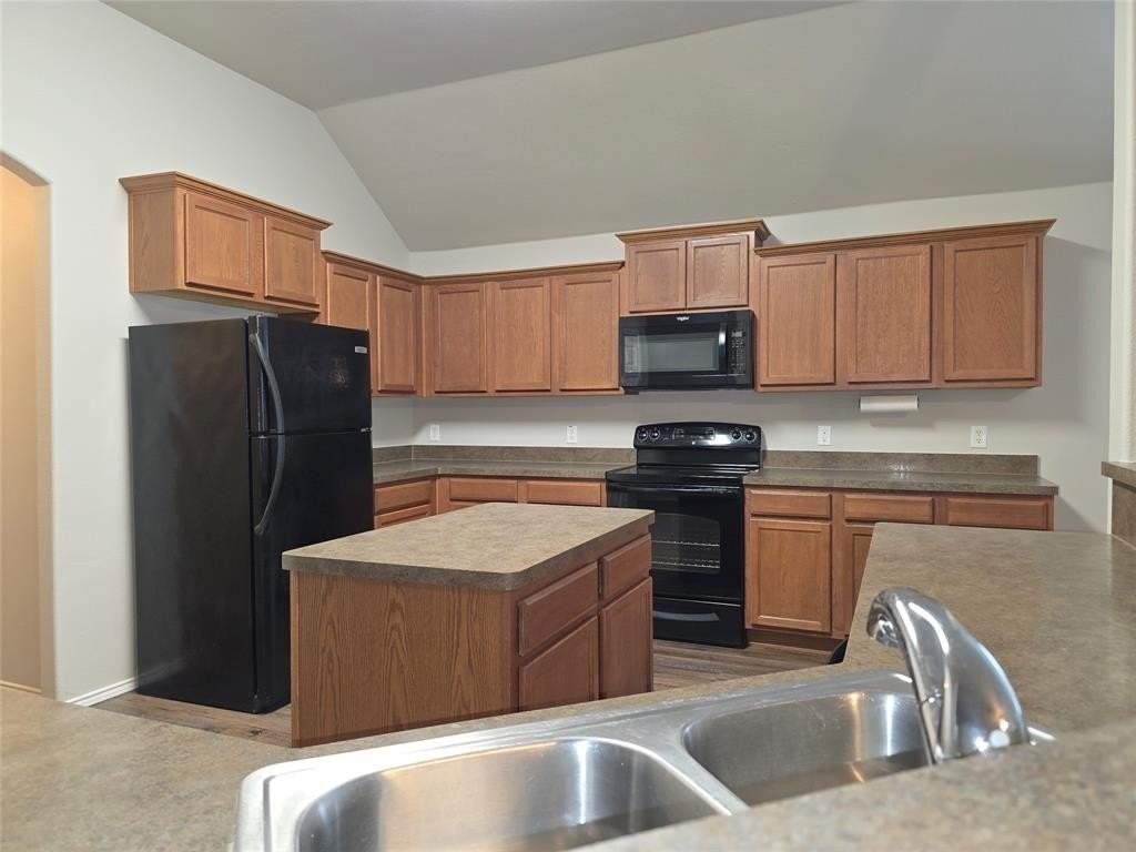 1600 Wickham Dr - Photo 5 of 21