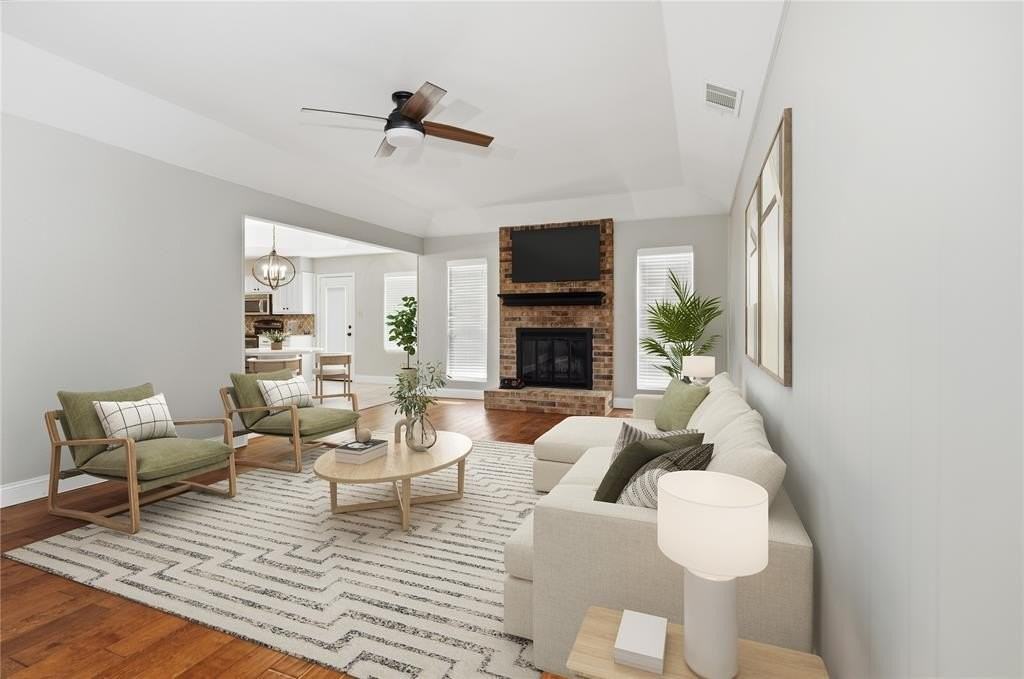 7205 Windcrest Ct E - Photo 3 of 35