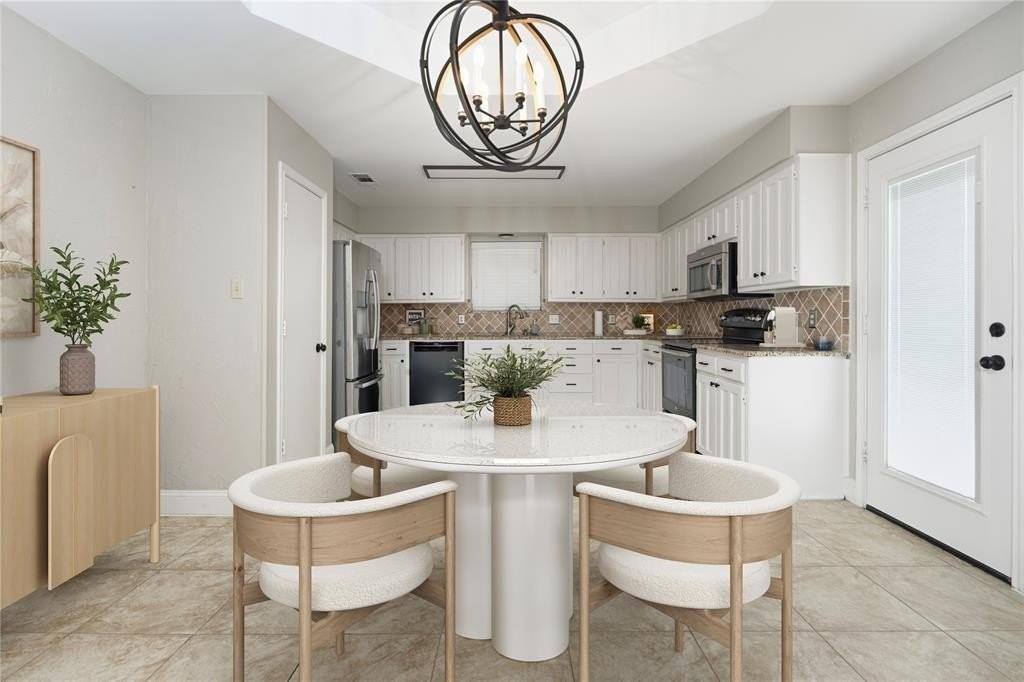 7205 Windcrest Ct E - Photo 4 of 35