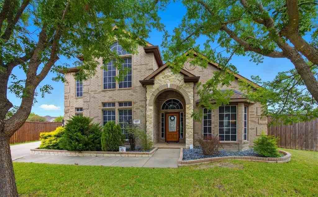 607 Hilltop Dr - Photo 4 of 40