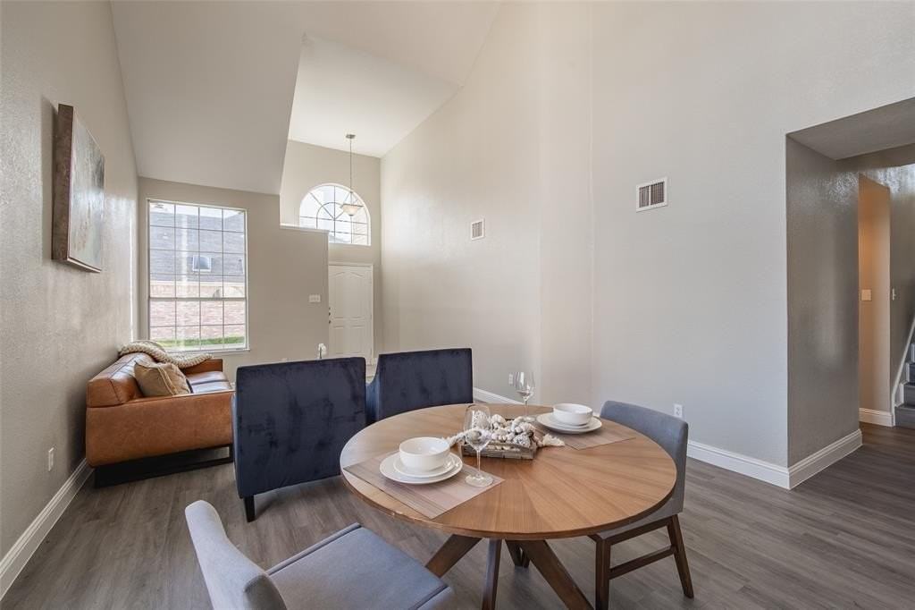 6945 Hickory Crk - Photo 3 of 38