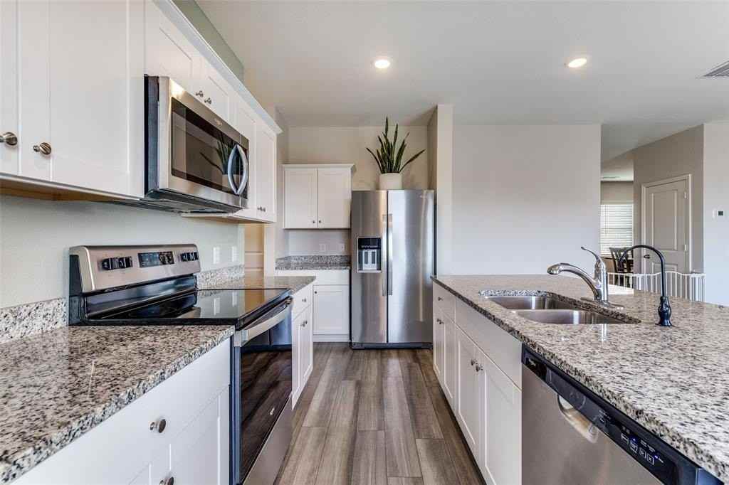 8249 Stovepipe Dr - Photo 4 of 12