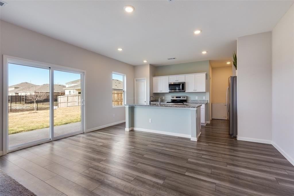 8249 Stovepipe Dr - Photo 5 of 12