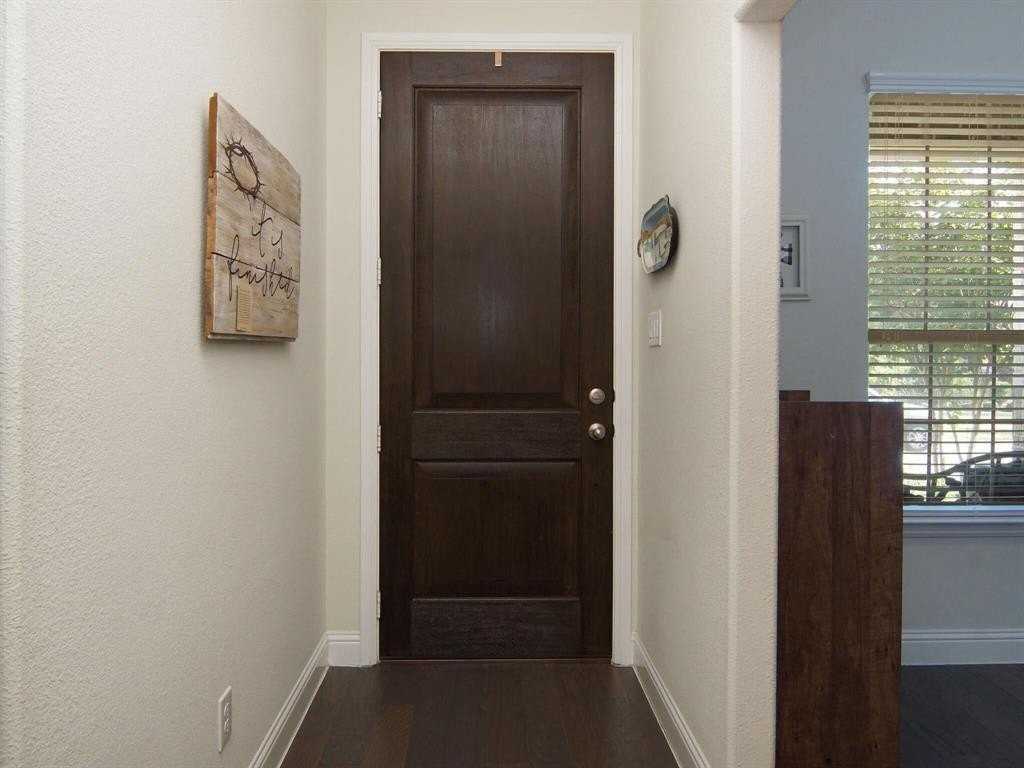 721 10th St - Photo 3 of 23