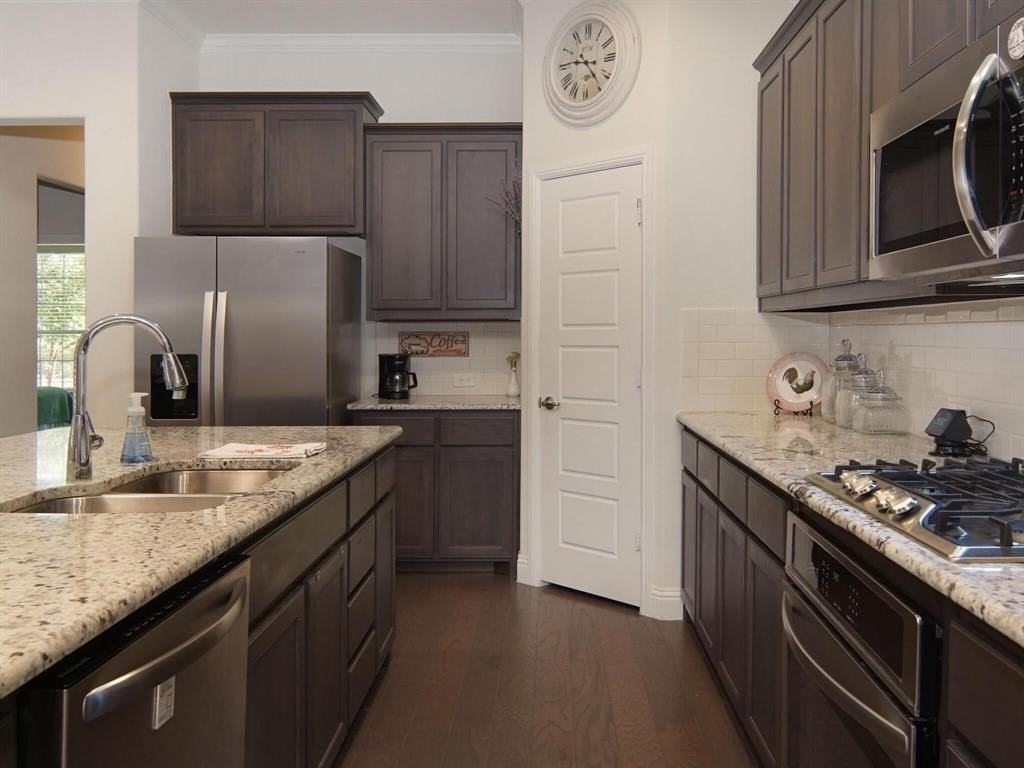 721 10th St - Photo 6 of 23