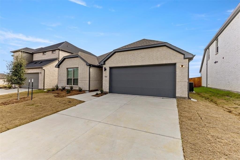 905 Honeydew Ln - Photo 3 of 33