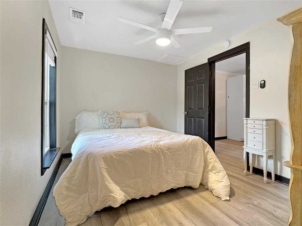 604 Maple St - Photo 7 of 16