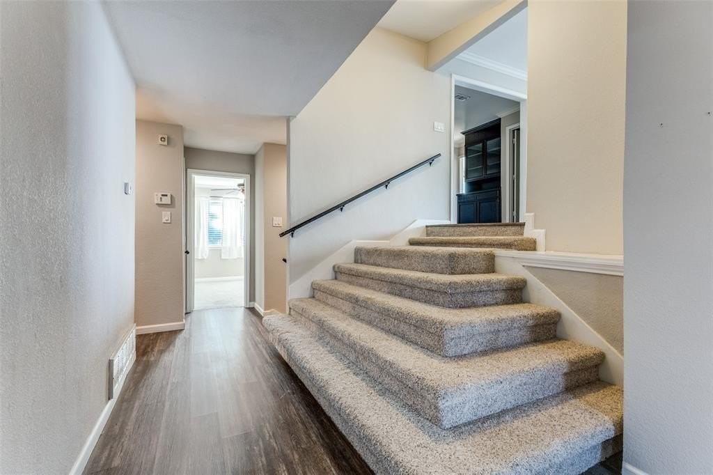 7701 Westwind Dr - Photo 3 of 30