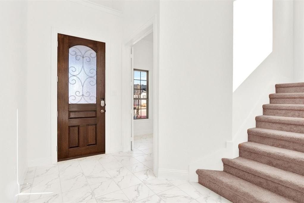 2414 Thavie St - Photo 2 of 37