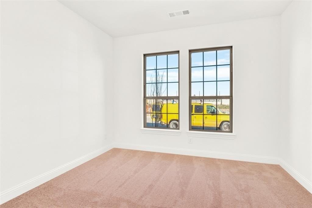 2414 Thavie St - Photo 6 of 37