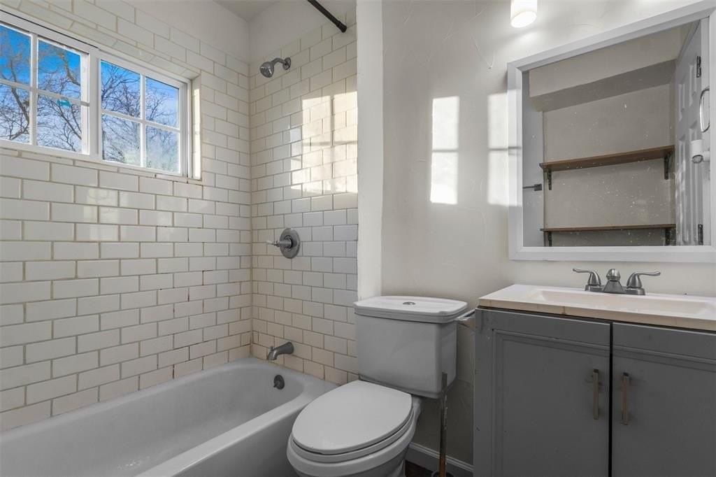 635 Woodmont Dr - Photo 6 of 15