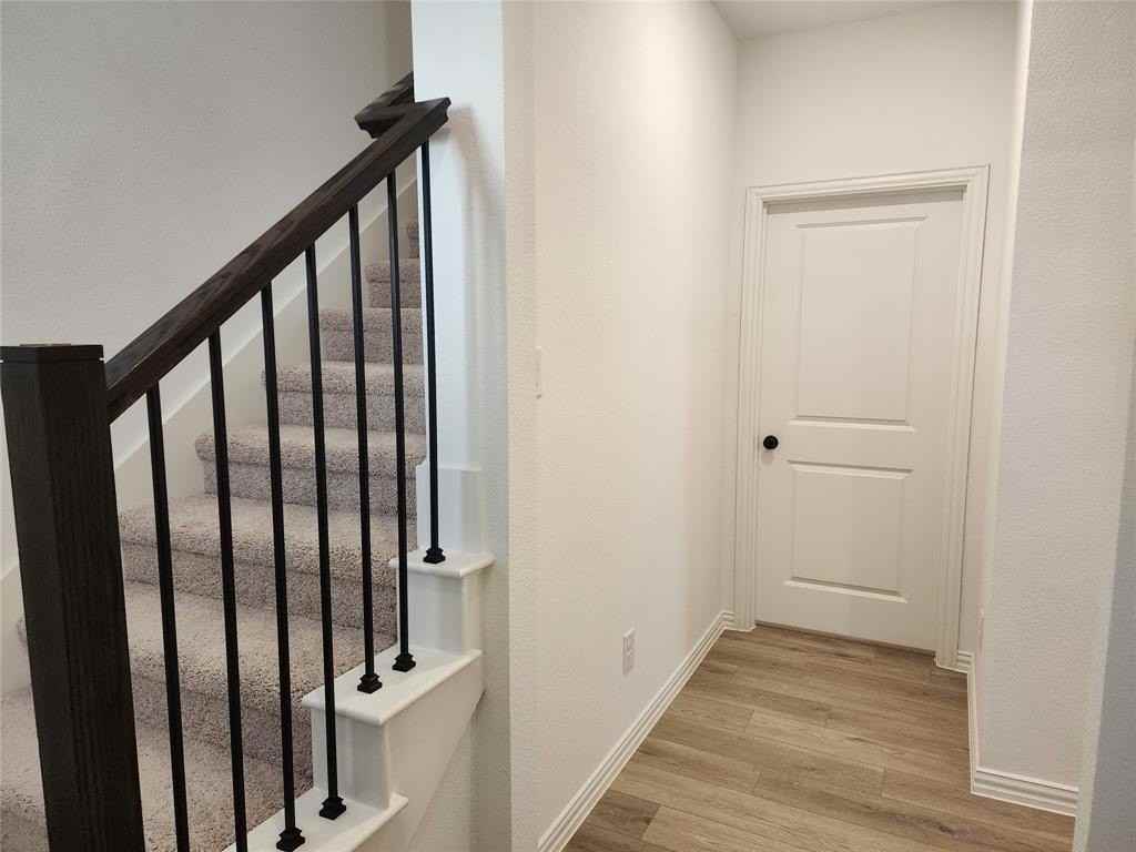 634 Redwood Way - Photo 2 of 22