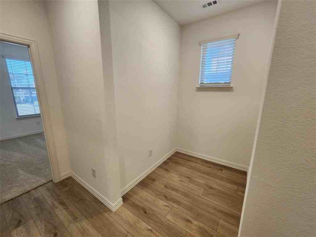 634 Redwood Way - Photo 3 of 22