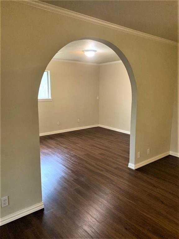 11991 Maple St - Photo 4 of 17