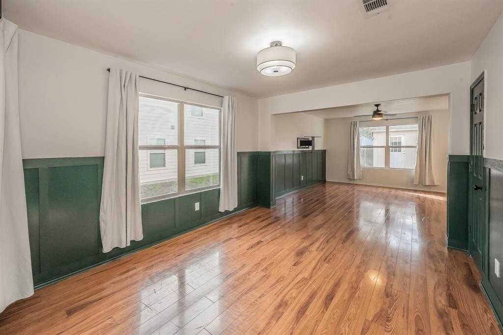 1906 Beach Dr - Photo 2 of 40