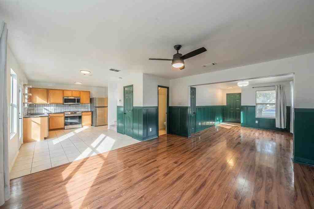 1906 Beach Dr - Photo 3 of 40