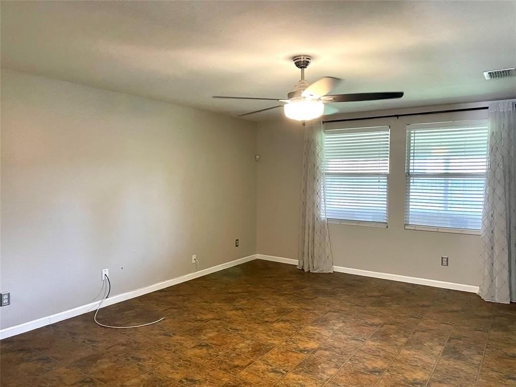 16100 Windsong Ct - Photo 4 of 14