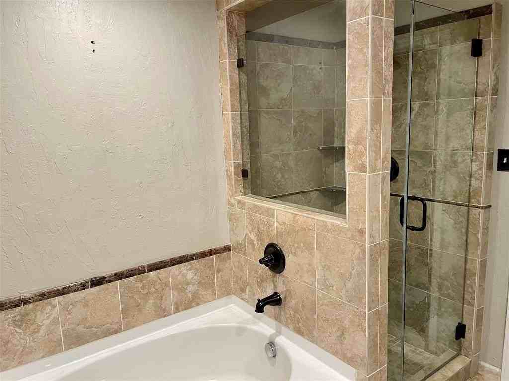 16100 Windsong Ct - Photo 6 of 14