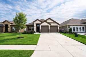 featured image of 310 Saltmeadow Ln