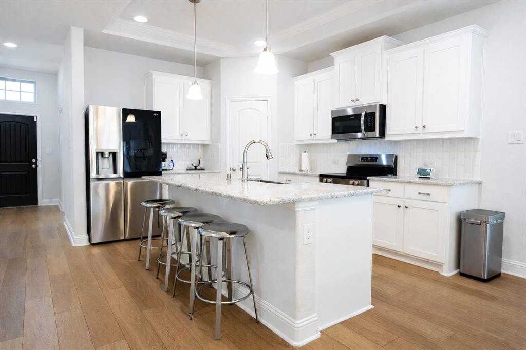 310 Saltmeadow Ln - Photo 4 of 15