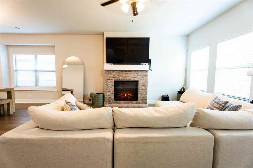 310 Saltmeadow Ln - Photo 7 of 15