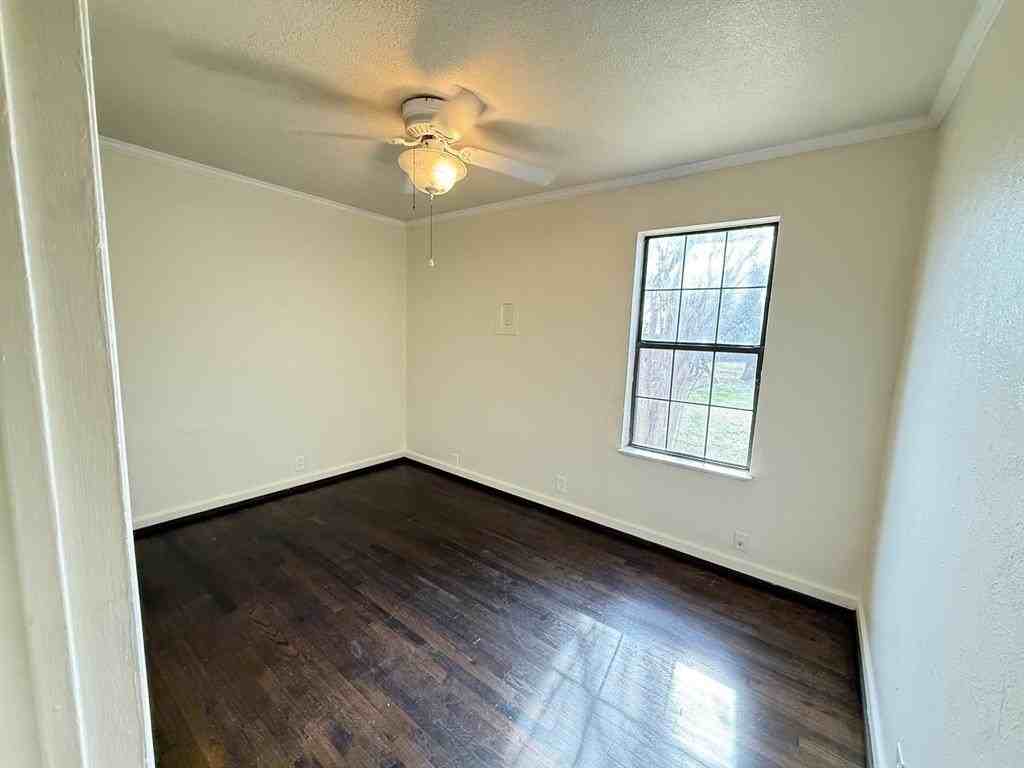 1664 Fagan Dr - Photo 5 of 14