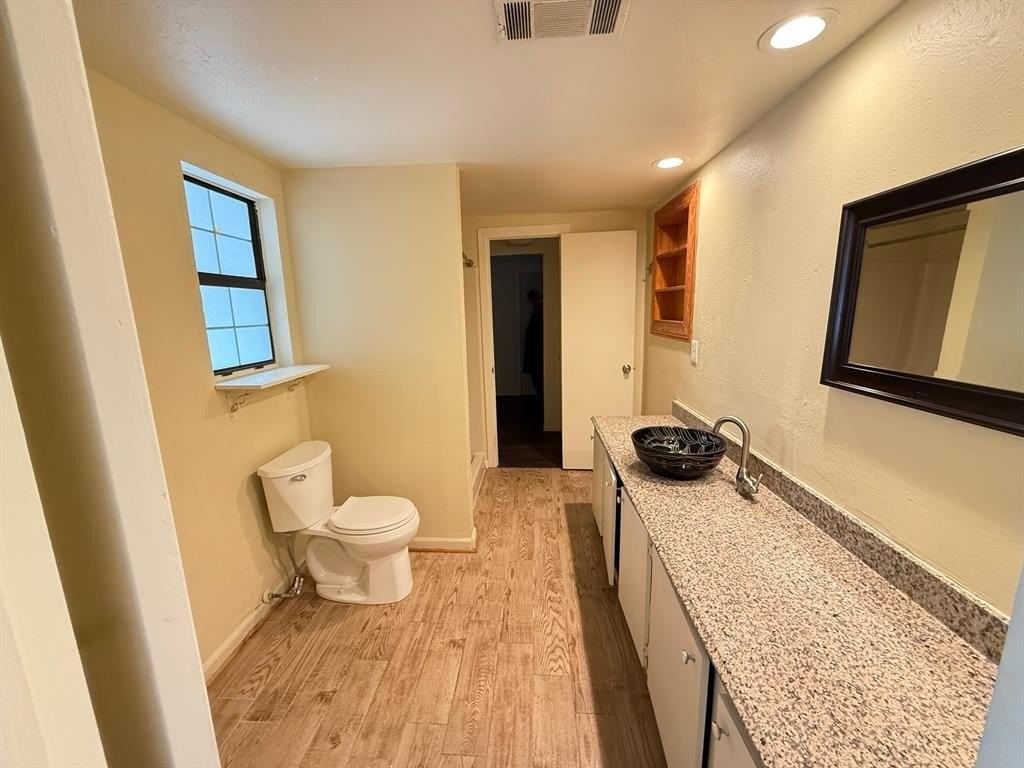 1664 Fagan Dr - Photo 6 of 14