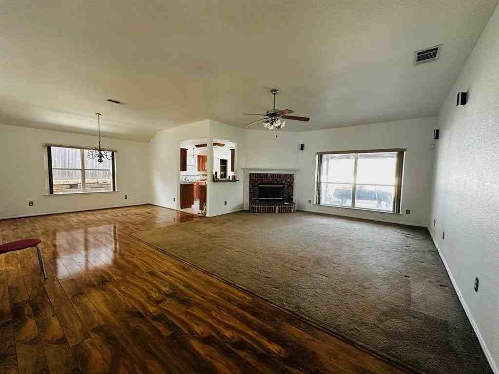 9300 Rhea Ct - Photo 4 of 22