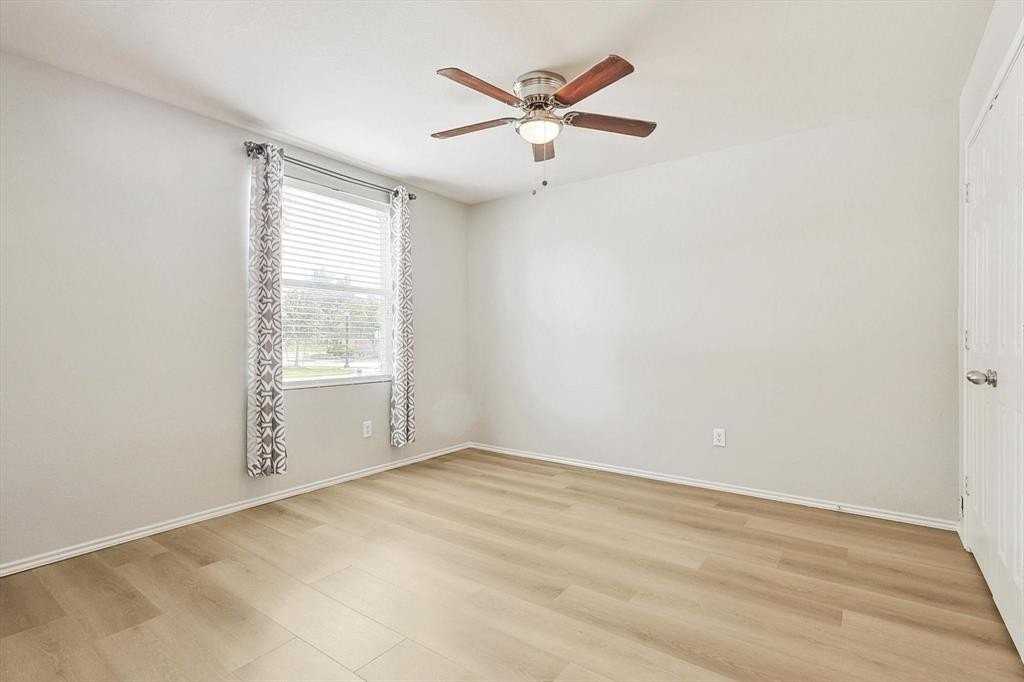 13215 Cleburne Dr - Photo 4 of 28